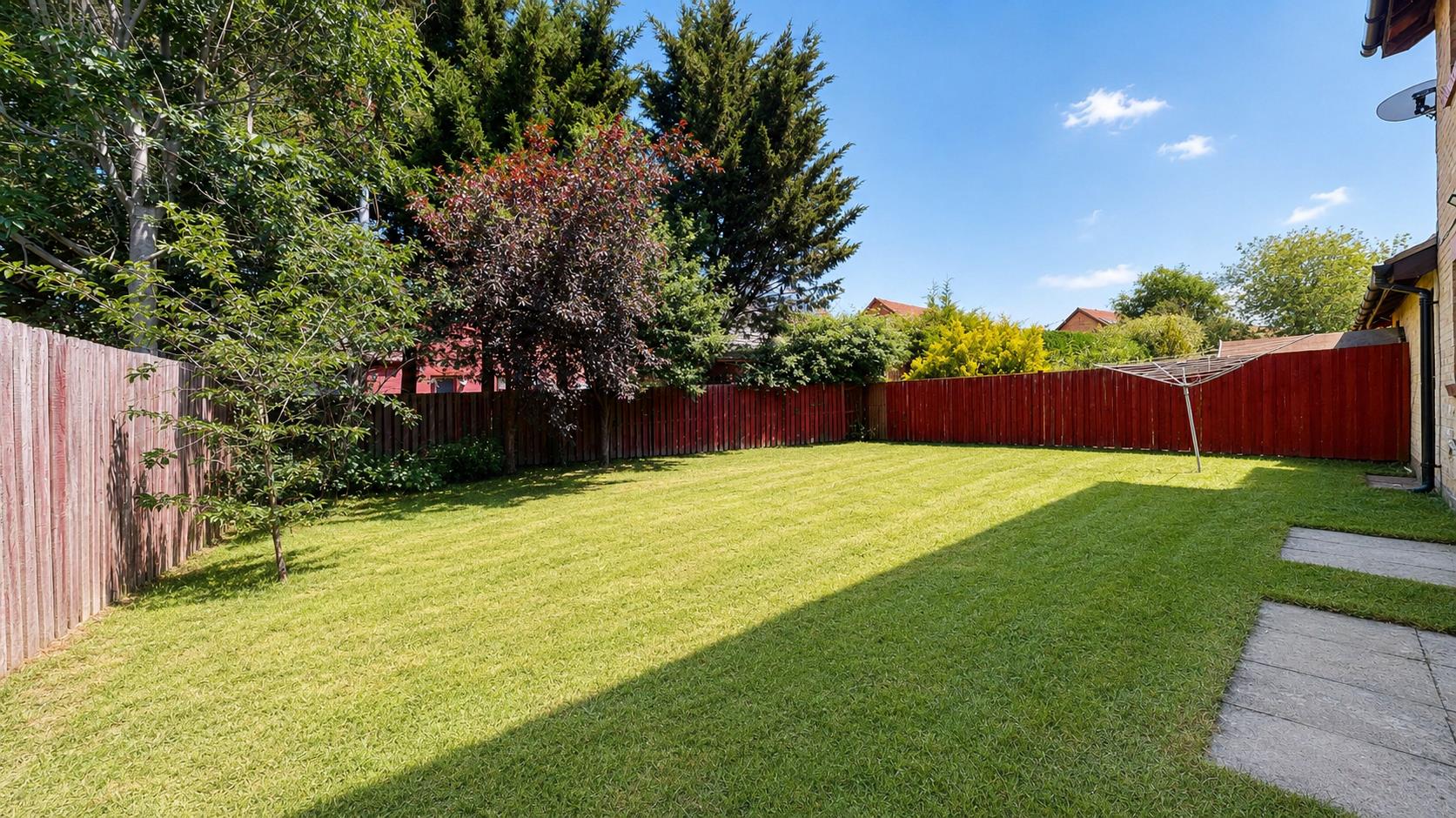3 bed property in Rochester Court, Milton Keynes